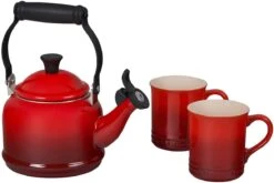 Le Creuset Enamel On Steel Demi Kettle & Stoneware Set Of 2 Mugs, 1.25 Qt. Kettle & (2) 14 Oz. -Kitchen Supplies Store 51OoNhxTmnL. AC SL1200