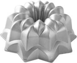 Nordicware Vintage Star Bundt Pan